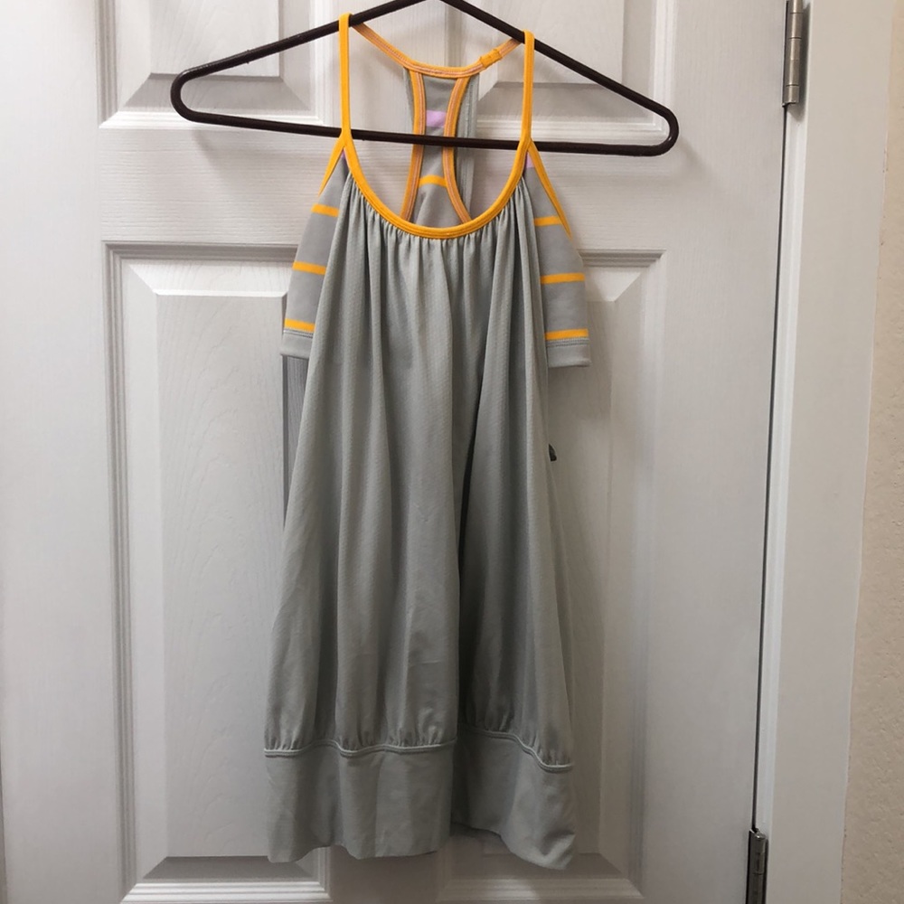 LIKE NEW! Lululemon No Limits Tank - Picture 6 of 13